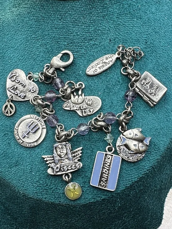 Pisces Zodiac Charm Bracelet Y2K - Picture 1 of 5